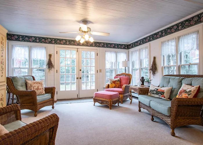 The Oaks Victorian Inn